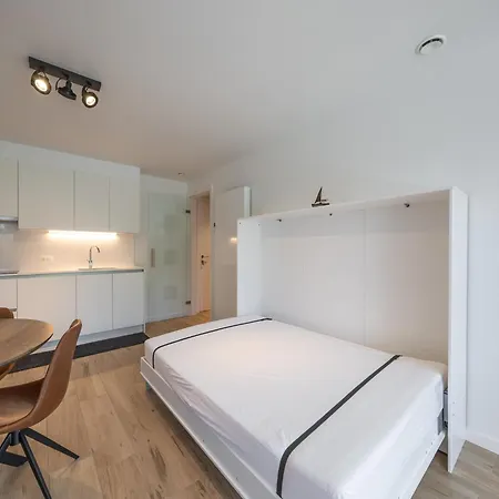 In With Balcony Apartmán